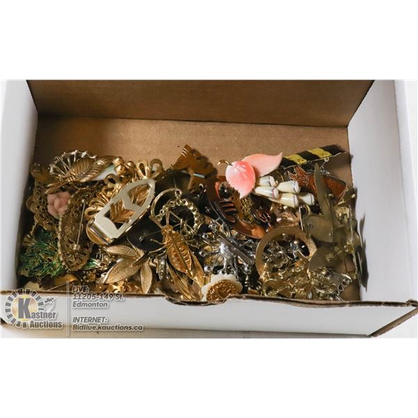 VINTAGE BROOCHES (48 TOTAL)