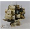 Image 1 : VINTAGE HORN SHIP