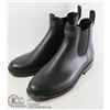 Image 1 : PAR OF AMOJI BOOTS SIZE 26.0