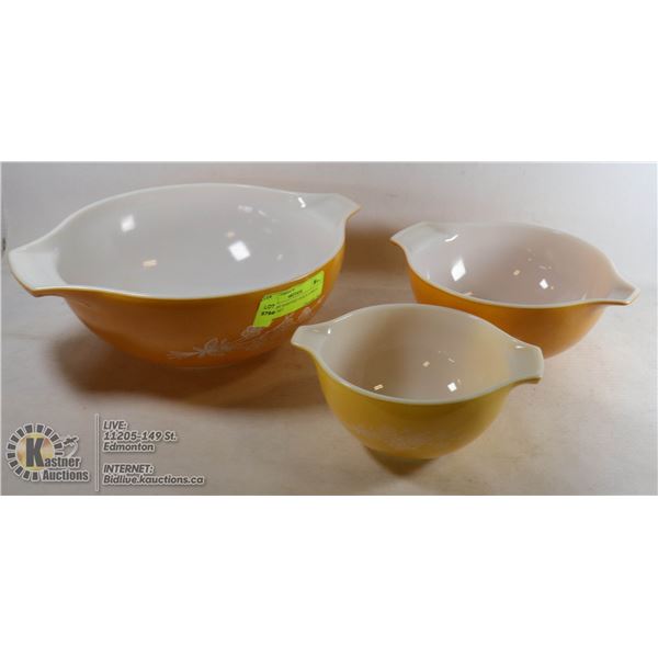 VINTAGE HARVEST GOLD 3-PIECE PYREX SET
