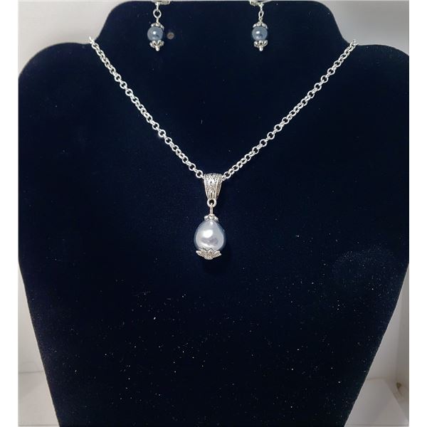 20)  SET OF SILVER/GREY FRESHWATER PEARLS, INCLUDES:  LARGE TEAR DROP PENDANT ON 18" CHAIN AND DROP 