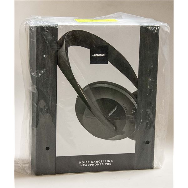 BOSE NOISE CANCELLING HEADPHONES  700