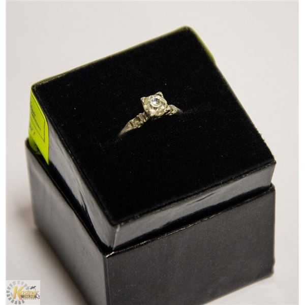 VINTAGE .925 SILVER RING SET W/ PALE YELLOW STONE