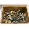 Image 1 : BOX OF ASSORTED VINTAGE JEWELLERY