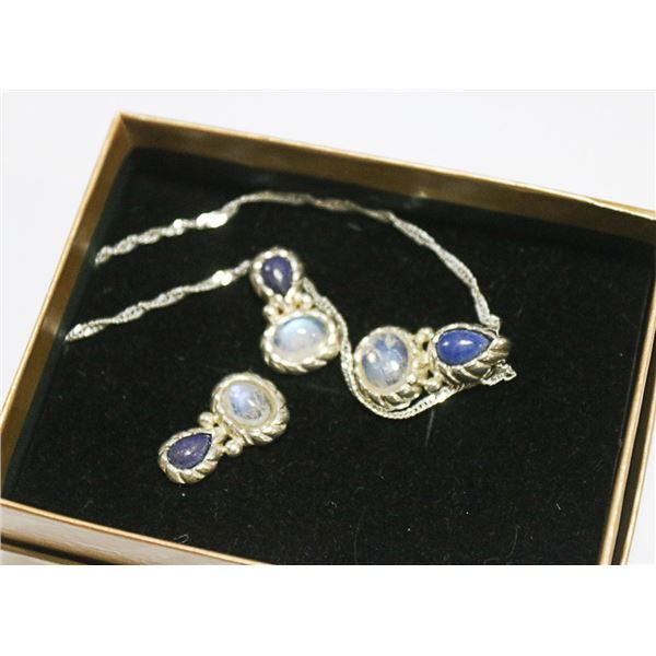 SILVER AND MOONSTONE NECKLACE WITH EARRINGS