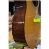 Image 2 : VINTAGE YAMAHA ACOUSTIC F-310 GUITAR W/ STAND