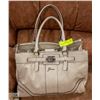 Image 1 : GUESS PURSE, HAS 2 LARGE CENTRE SECTIONS & 2