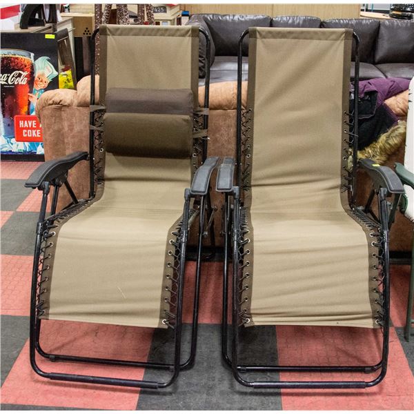 SET OF 2 STRESSLESS LOUNGER LAWN CHAIRS