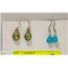 Image 1 : 2 PAIR EARRINGS PERIDOT AND BLUE SWIRL GLASS