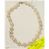 Image 1 : 17" NECKLACE. VINTAGE PEARLS STRUNG ON SILVER