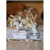 Image 1 : PALLET OF T BARS, BRACKETS & CROSS BARS