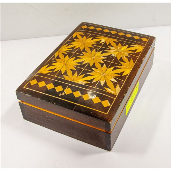 UKRANIAN BOX AND JEWELLERY