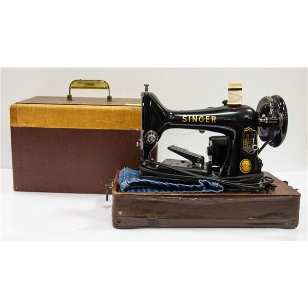 VINTAGE SINGER SEWING MACHINE