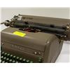 Image 2 : VINTAGE ROYAL TYPEWRITER
