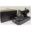 Image 1 : VINTAGE COMRIE SEWING MACHINE