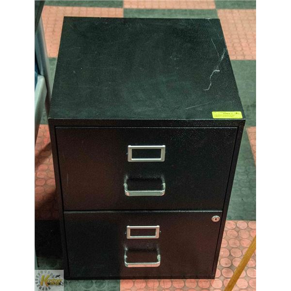 2 DRAWER LOCKING FILING CABINET 17 X 24 X 19, KEY