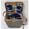 Image 1 : PICNIC BASKET WITH PLASTIC SERVING DISHES