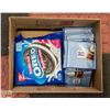 Image 1 : BOX WITH OREOS AND RITTER COCONUT CHOCOLATE BARS
