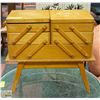 Image 1 : VINTAGE ACCORDIAN STYLE SEWING BOX WITH CONTENTS
