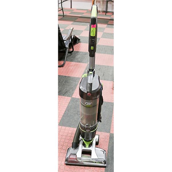 HOOVER UP RIGHT VACUUM CLEANER