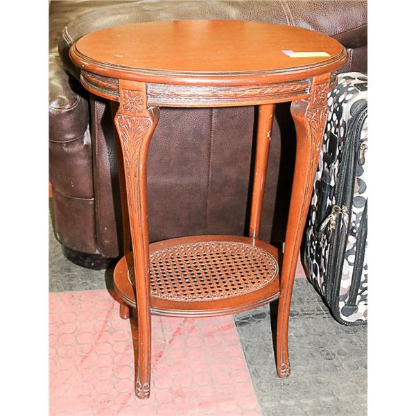 VINTAGE SIDE TABLE, 18 X 14 X 25