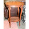 Image 1 : VINTAGE SIDE TABLE, 18 X 14 X 25