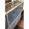 Image 2 : 48" X 42" APPROX. RETAIL DISPLAY CABINET