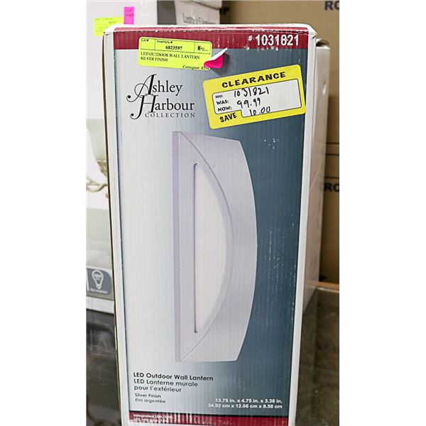 LED OUTDOOR WALL LANTERN SILVER FINISH