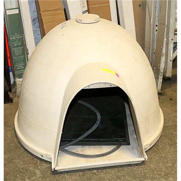 IGLOO STYLE DOG HOUSE COMES WITH HEATER