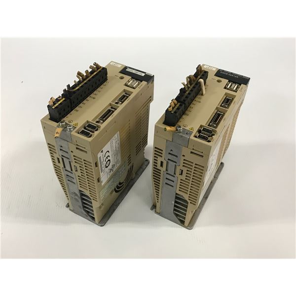 (2) YASKAWA SGDS-08A12A SERVOPACK