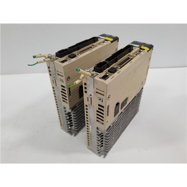 (2) YASKAWA SGDV-2R8A01B002000 SERVOPACK AC SERVO DRIVE