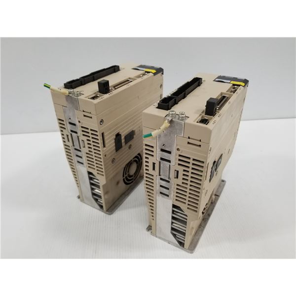 (2) YASKAWA SGDV-5R5A01A SERVOPACK AC SERVO DRIVE