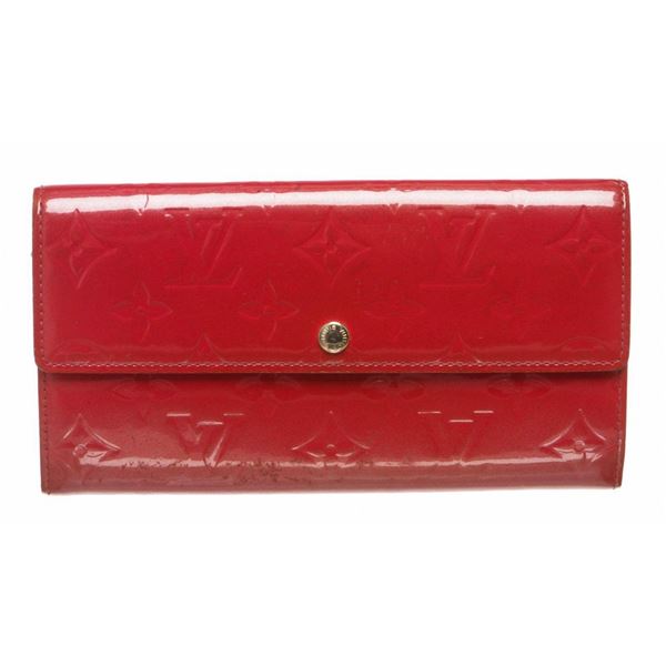 Louis Vuitton Framboise Vernis Monogram Sarah Wallet