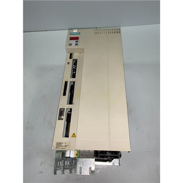 SIEMENS - 6SE7022-7EP70-Z_Z= F01_ MASTERDRIVES MC AC/AC DRIVE