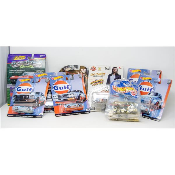 FLAT OF COLLECTIBLE HOT WHEELS CARS