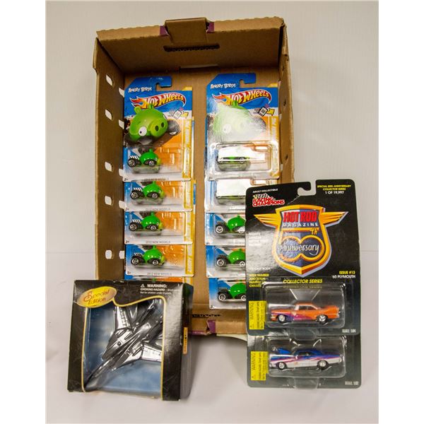 FLAT OF COLLECTIBLE HOT WHEELS CARS