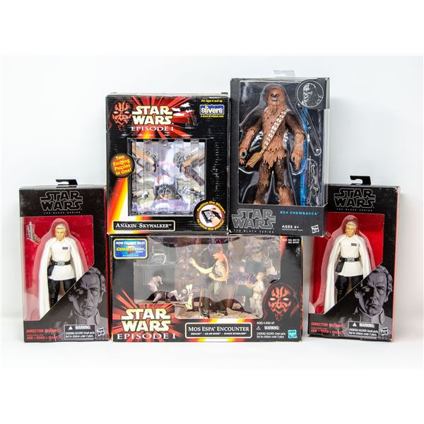 FLAT OF COLLECTIBLE STAR WARS TOYS