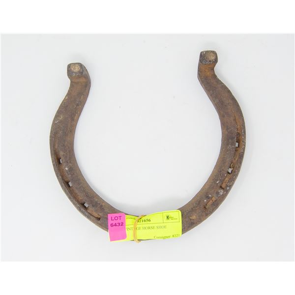 LARGE VINTAGE HORSE SHOE