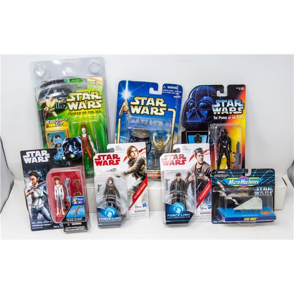 BOX OF MIXED STAR WARS COLLECTIBLE LOT