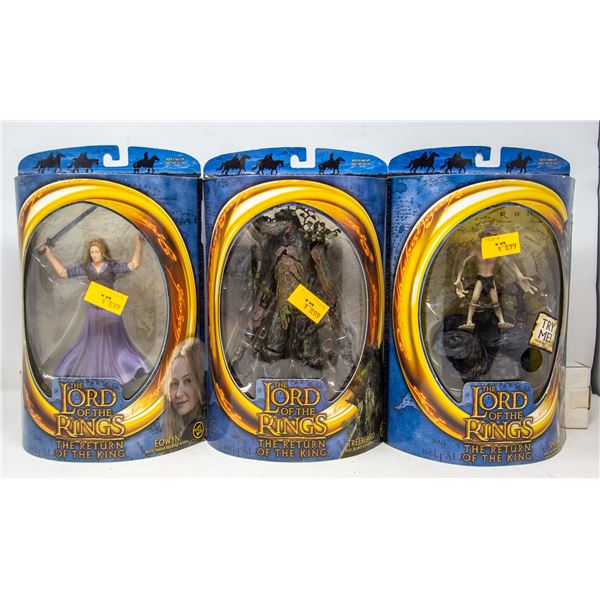 FLAT OF LORD OF THE RINGS FIGURES