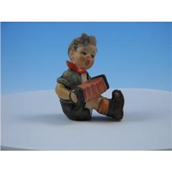 Hummel Boy with Accordion 390 TMK 5