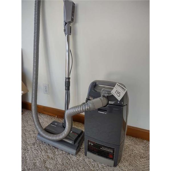 KENMORE WHISPERTONE VACUUM CLEANER, WORKS