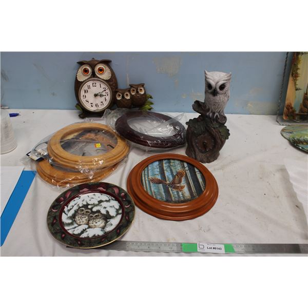 Owl Clocks Collector Plates and Holders