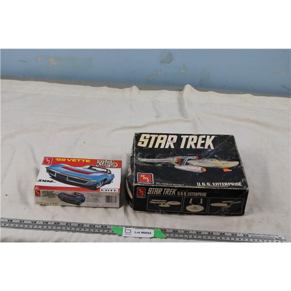 (2) AMT Ertl Vintage Plastic Models