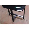 Image 2 : Small Stand 22" x 21" High
