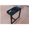 Image 3 : Small Stand 22" x 21" High