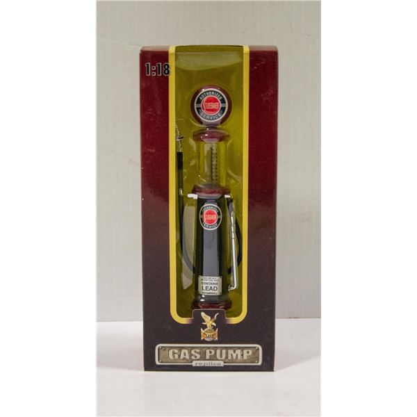 STUDEBAKER DIECAST GAS PUMP