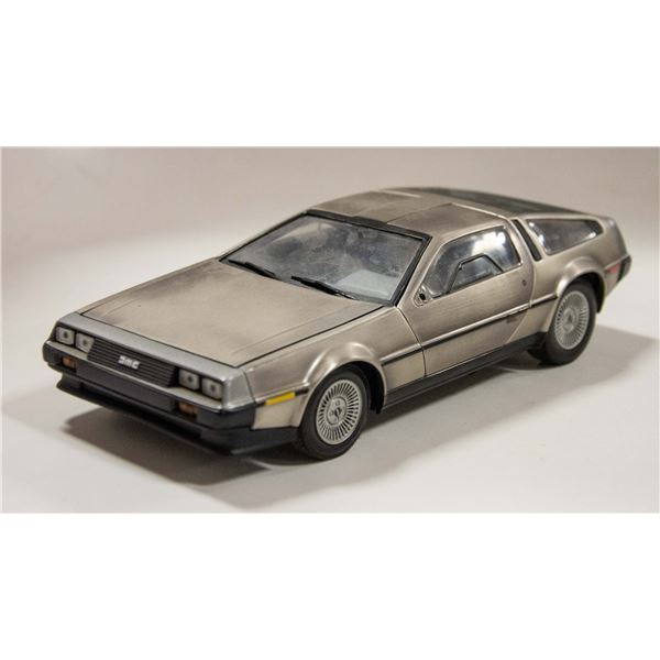 DELOREAN DIECAST 1:18