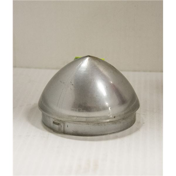 1951 BULLETNOSE PLASTIC CENTRE