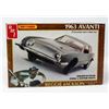 Image 1 : AMT MODEL KIT AVANTI REGGIE JACKSON